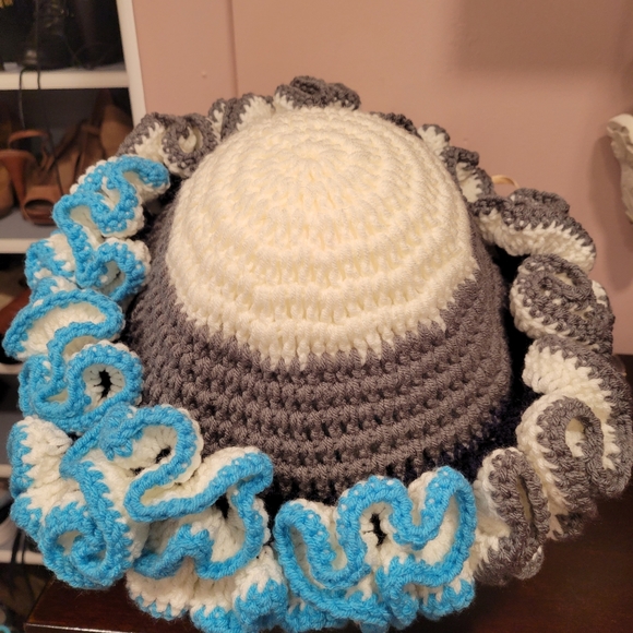Extreme Ruffle Crochet Hat - Picture 4 of 8